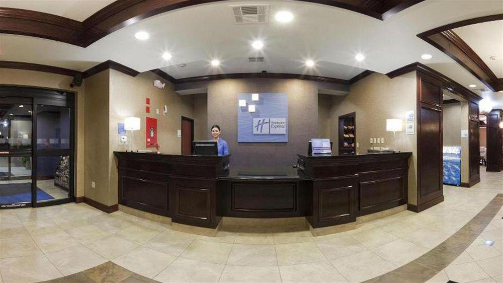 Red Lion Inn & Suites Mineral Wells Exterior photo