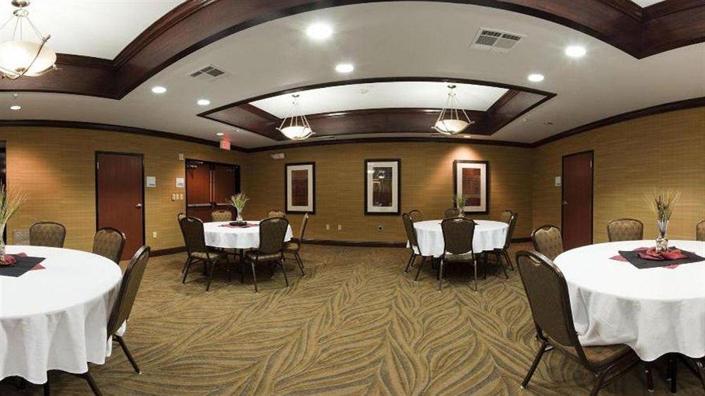Red Lion Inn & Suites Mineral Wells Exterior photo