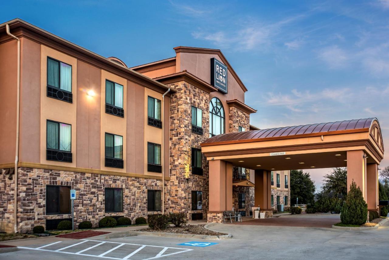 Red Lion Inn & Suites Mineral Wells Exterior photo