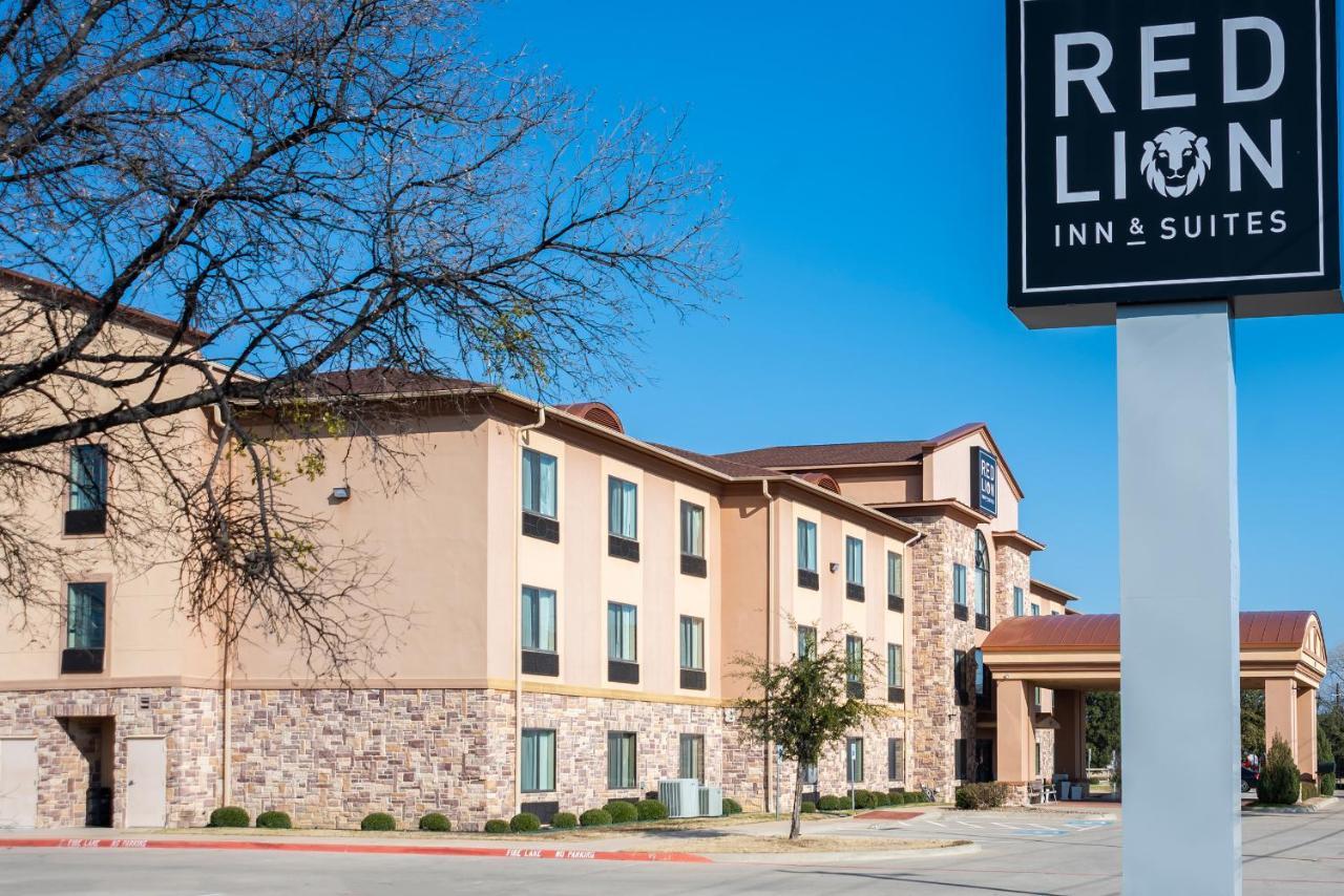 Red Lion Inn & Suites Mineral Wells Exterior photo