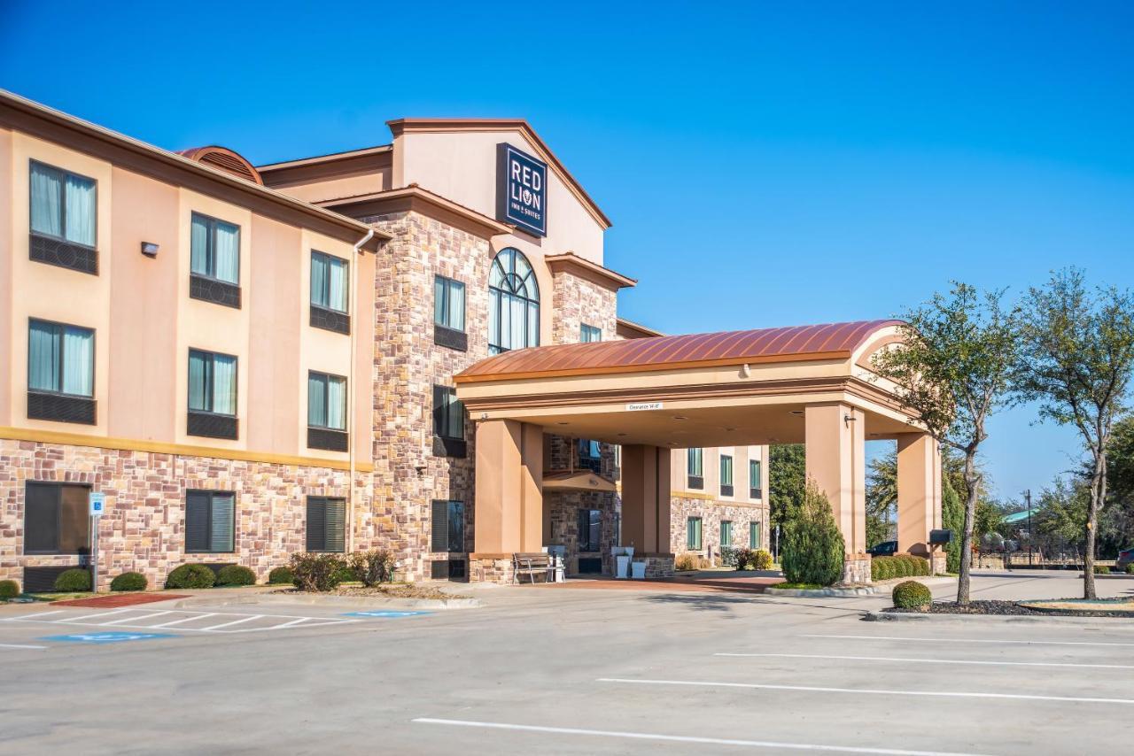 Red Lion Inn & Suites Mineral Wells Exterior photo