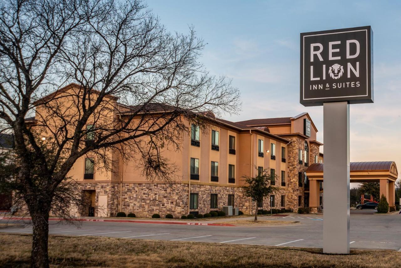 Red Lion Inn & Suites Mineral Wells Exterior photo